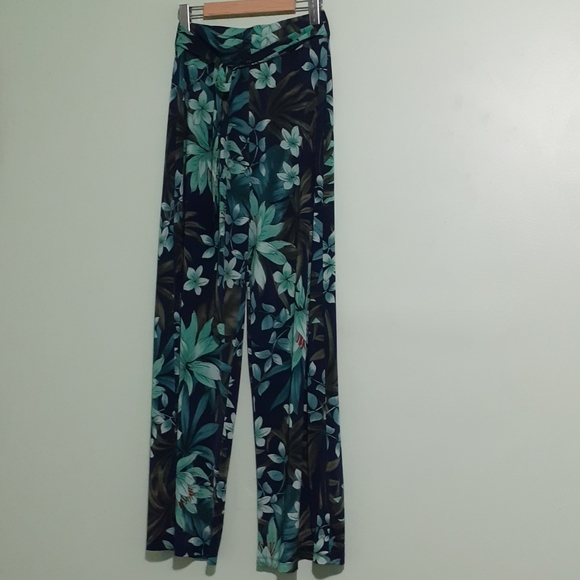 Flared Pants Stretchy Highrise Tie front pants TALL Forest Green/Hawaiian flower - Picture 2 of 4